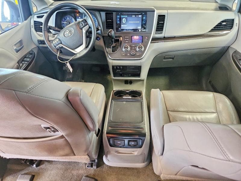 2017 TOYOTA SIENNA XLE PREMIUM 7-PASSENGER 8
