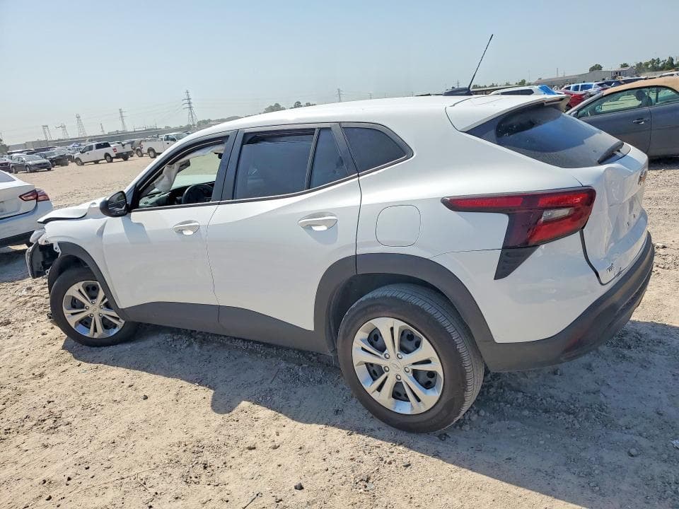 2026 CHEVROLET TRAX LS 2