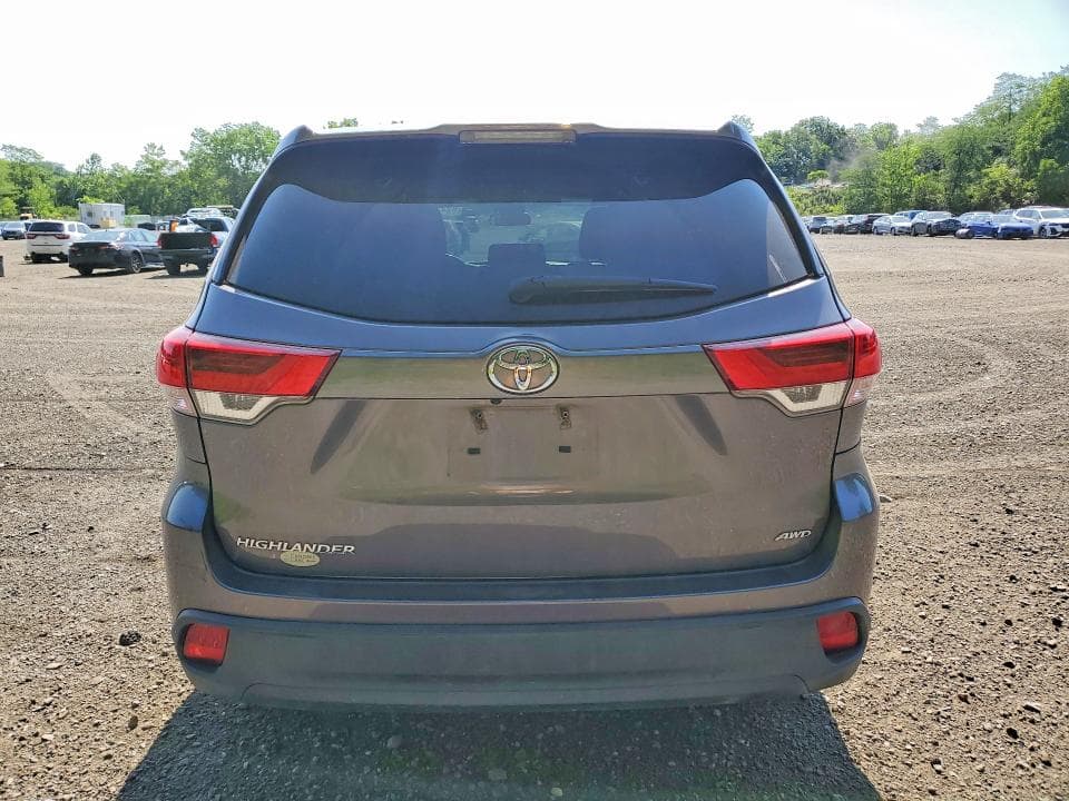 2019 TOYOTA HIGHLANDER LE 6