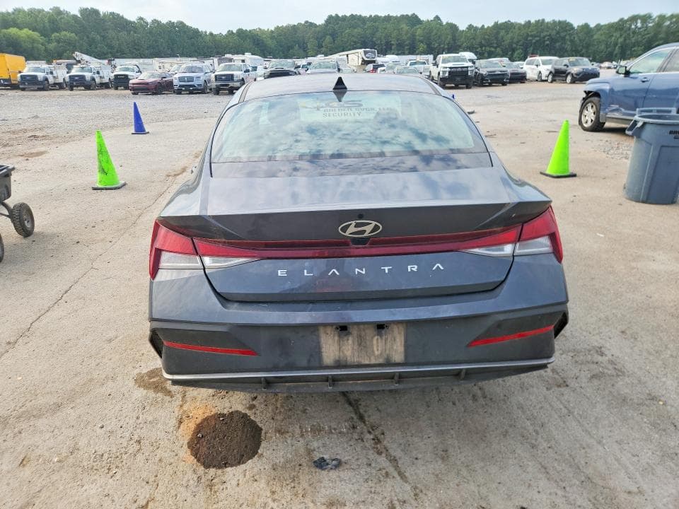 2025 HYUNDAI ELANTRA SE 6