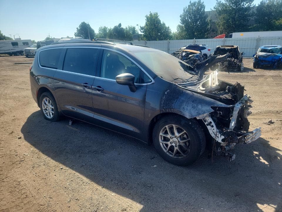 2022 CHRYSLER PACIFICA TOURING L 4
