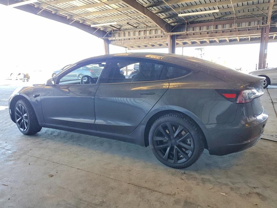 2018 TESLA MODEL 3 2