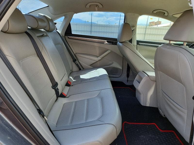 2017 VOLKSWAGEN PASSAT R-LINE 10