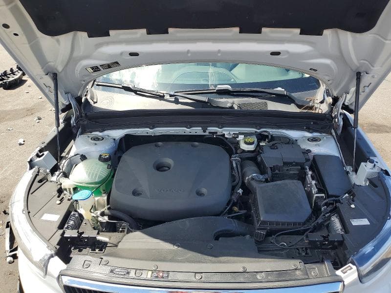 2021 VOLVO XC40 T5 MOMENTUM 12