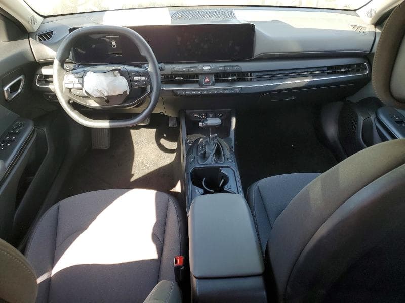 2025 KIA K4 LXS 8