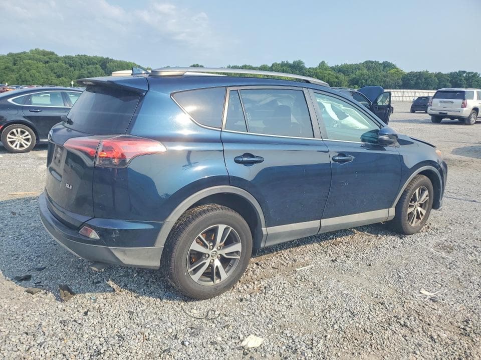 2017 TOYOTA RAV4 XLE 3