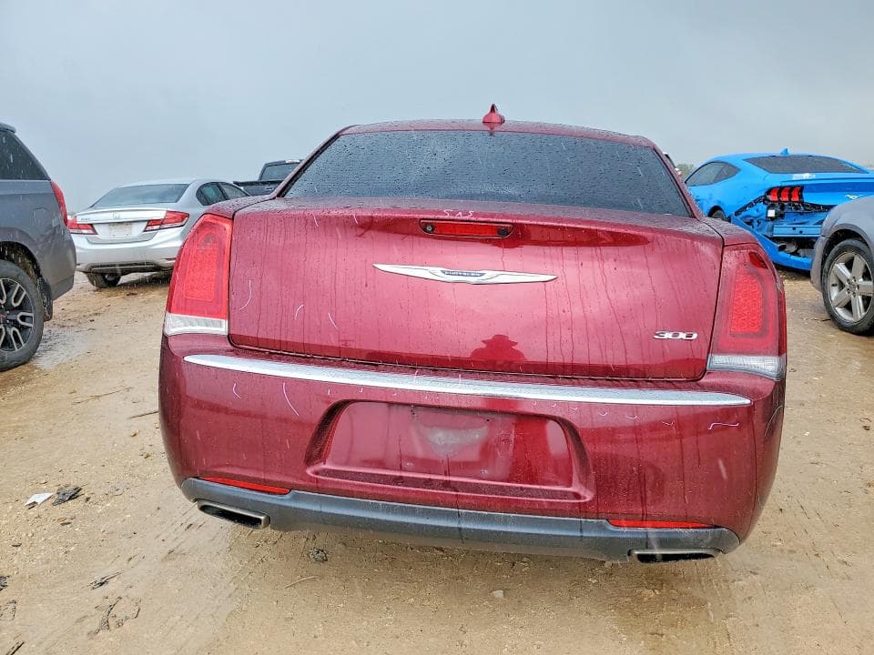 2020 CHRYSLER 300 LIMITED 6