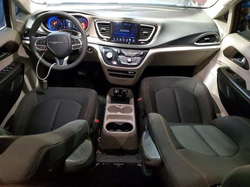 2017 CHRYSLER PACIFICA TOURING 8