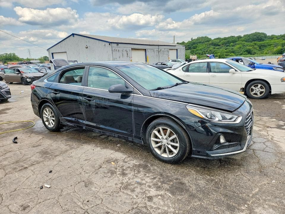 2018 HYUNDAI SONATA SE 4