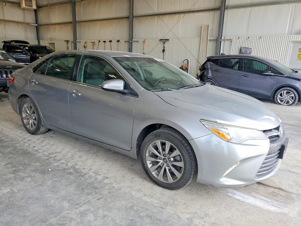 2017 TOYOTA CAMRY XLE 4