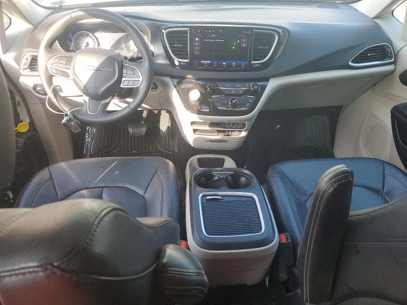 2022 CHRYSLER PACIFICA TOURING L 8