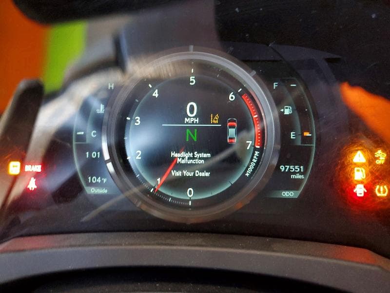 2018 LEXUS IS 300 9