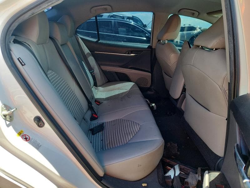 2019 TOYOTA CAMRY SE 10