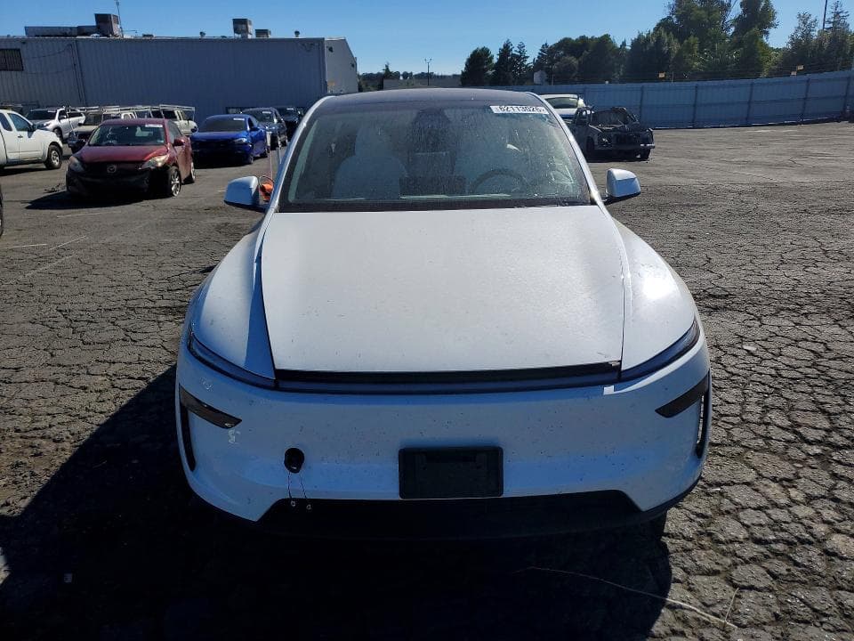 2026 TESLA MODEL Y 5