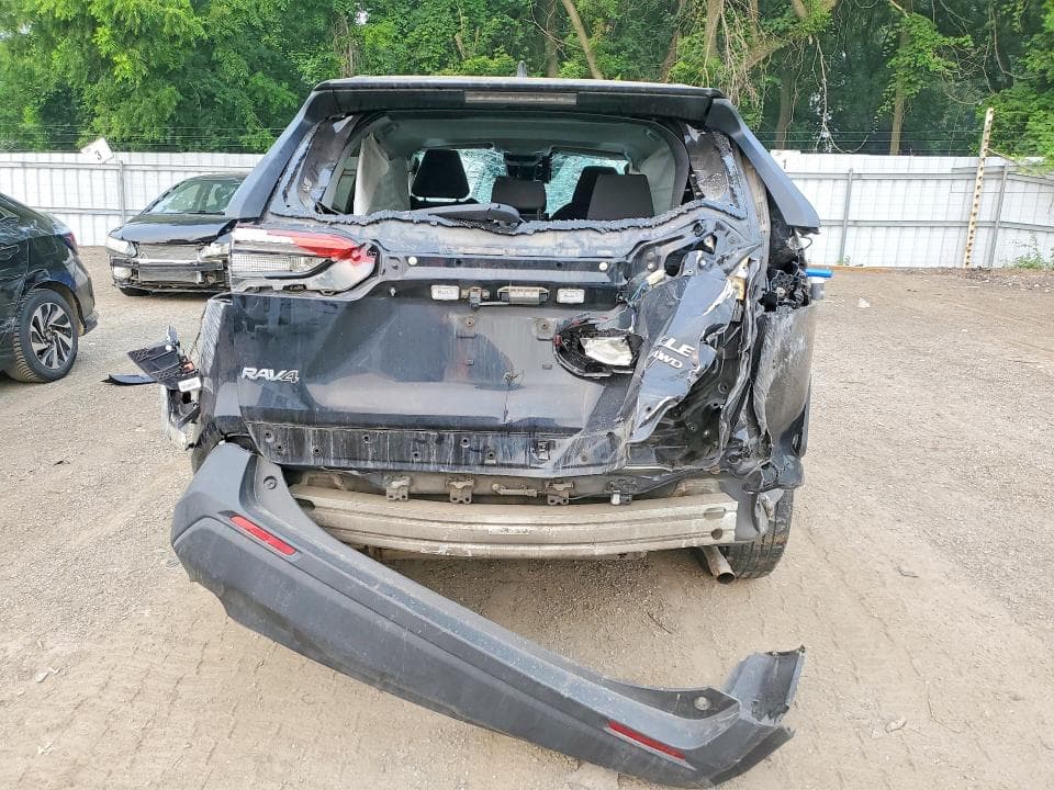 2021 TOYOTA RAV4 XLE 6