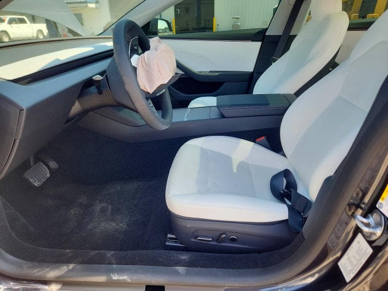 2026 TESLA MODEL 3 7