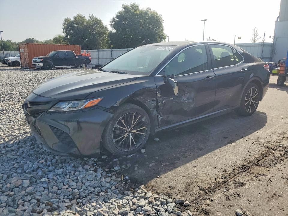 2018 TOYOTA CAMRY SE - 1