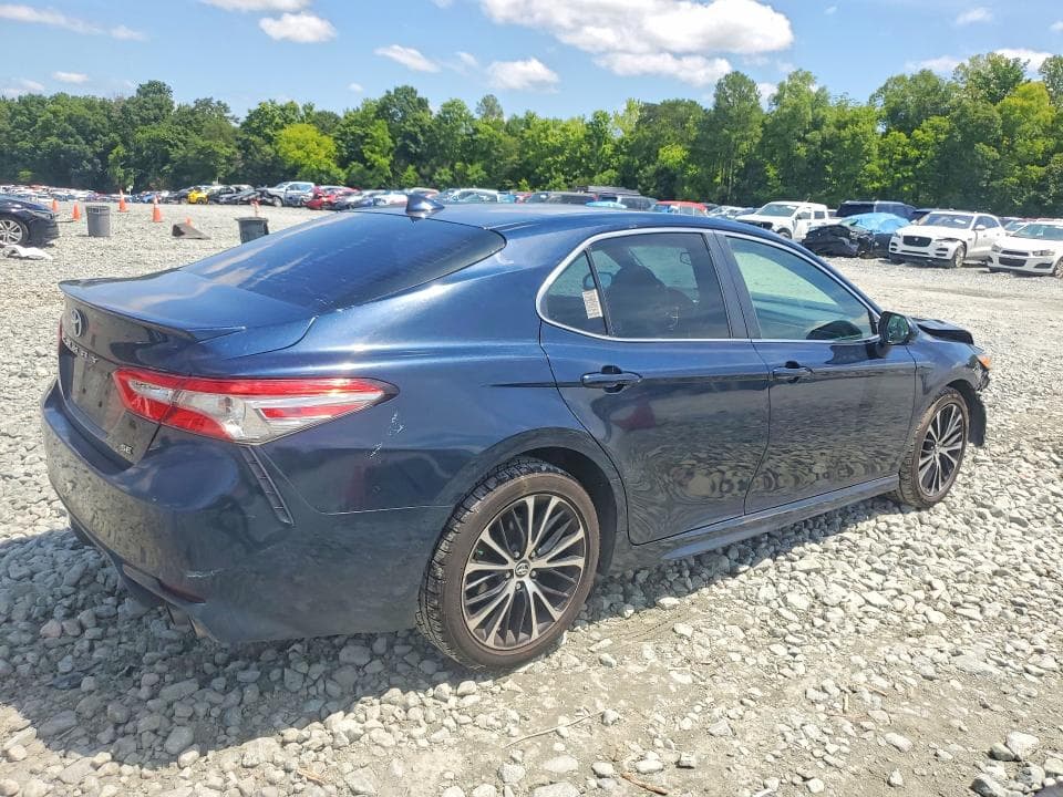 2019 TOYOTA CAMRY SE 3