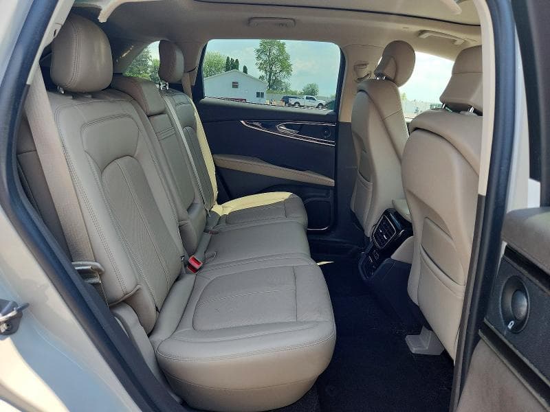 2022 LINCOLN NAUTILUS RESERVE 11