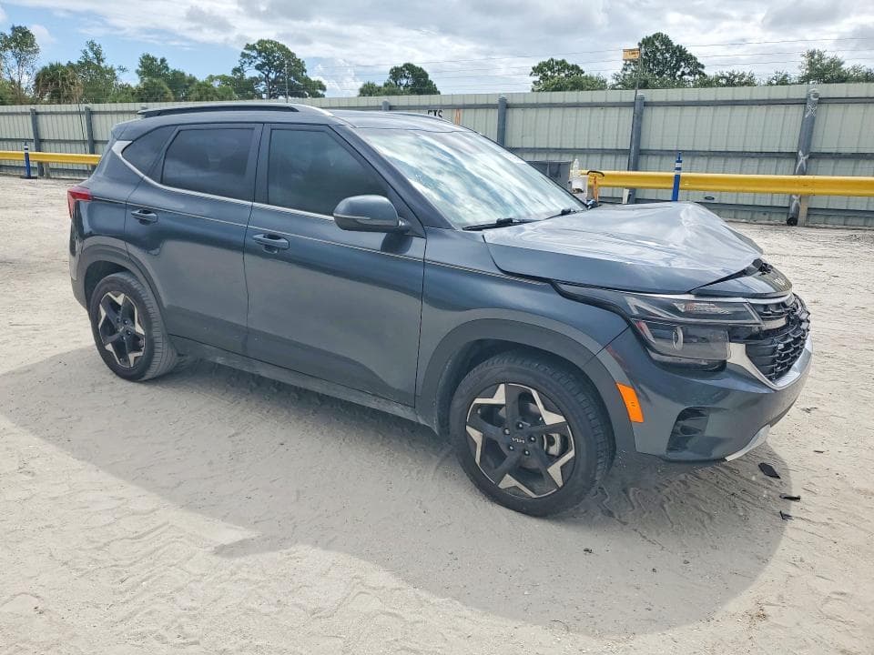 2025 KIA SELTOS EX 4