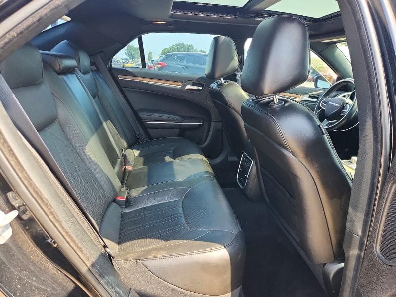 2018 CHRYSLER 300C 10