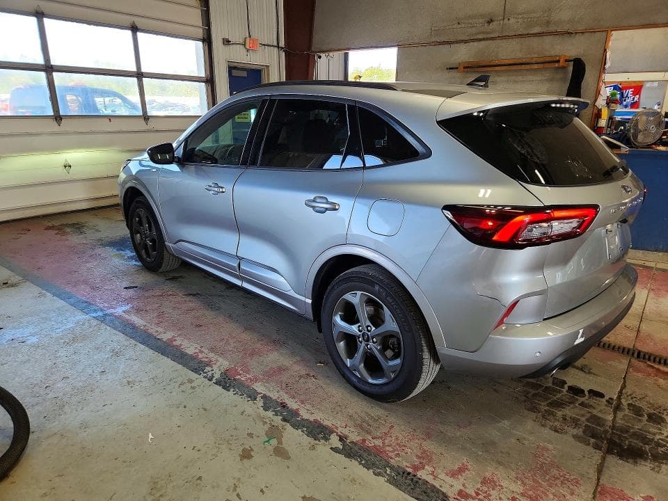 2024 FORD ESCAPE ST LINE 2