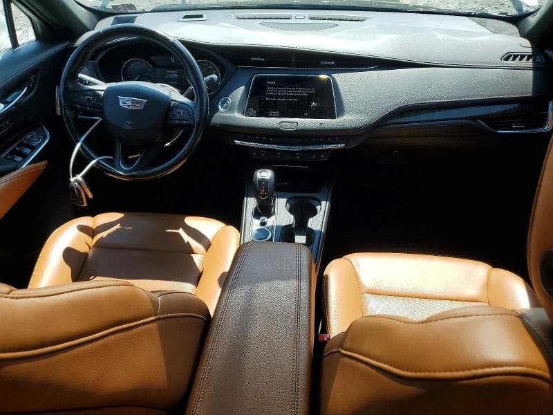 2019 CADILLAC XT4 8