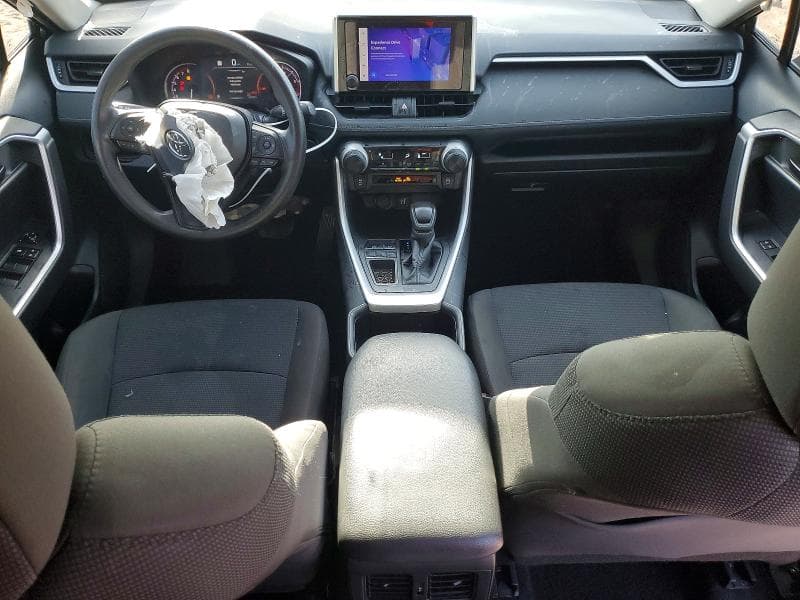 2024 TOYOTA RAV4 LE 8