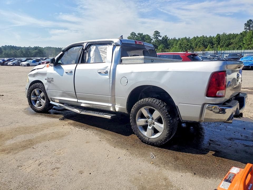 2019 RAM 1500 CLASSIC SLT 2