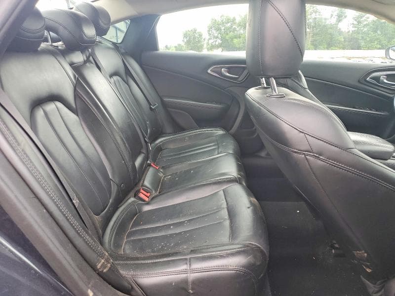 2017 CHRYSLER 200 LIMITED 10
