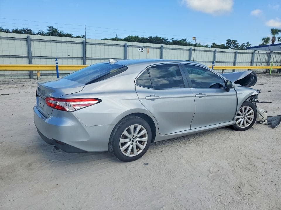 2019 TOYOTA CAMRY LE 3