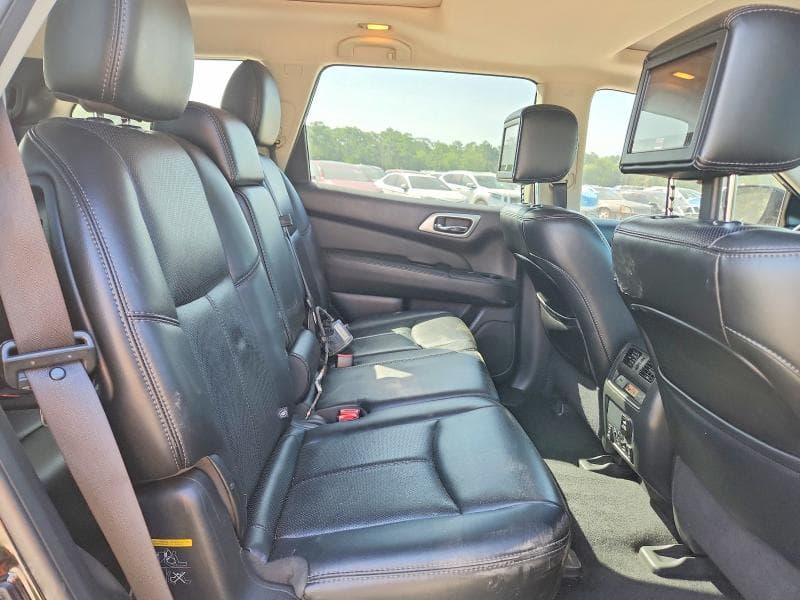 2017 NISSAN PATHFINDER PLATINUM 11
