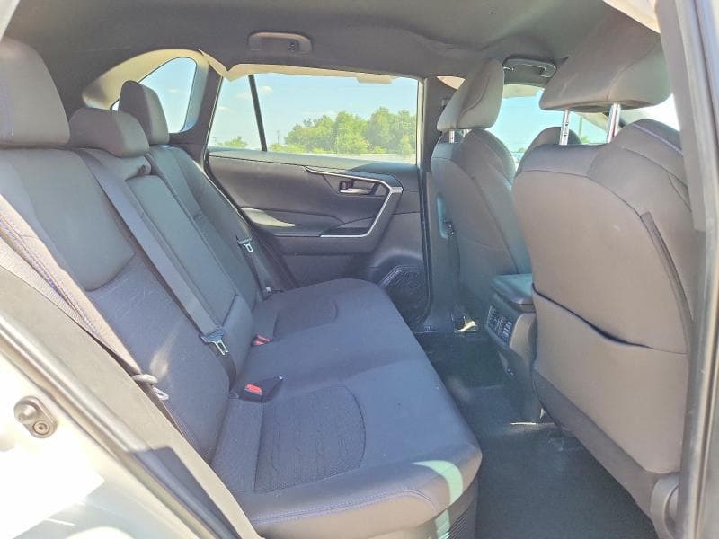2022 TOYOTA RAV4 SE 10