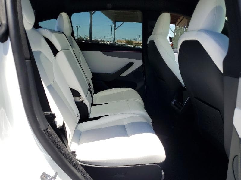 2026 TESLA MODEL Y 10