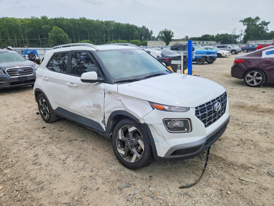 2023 HYUNDAI VENUE 4