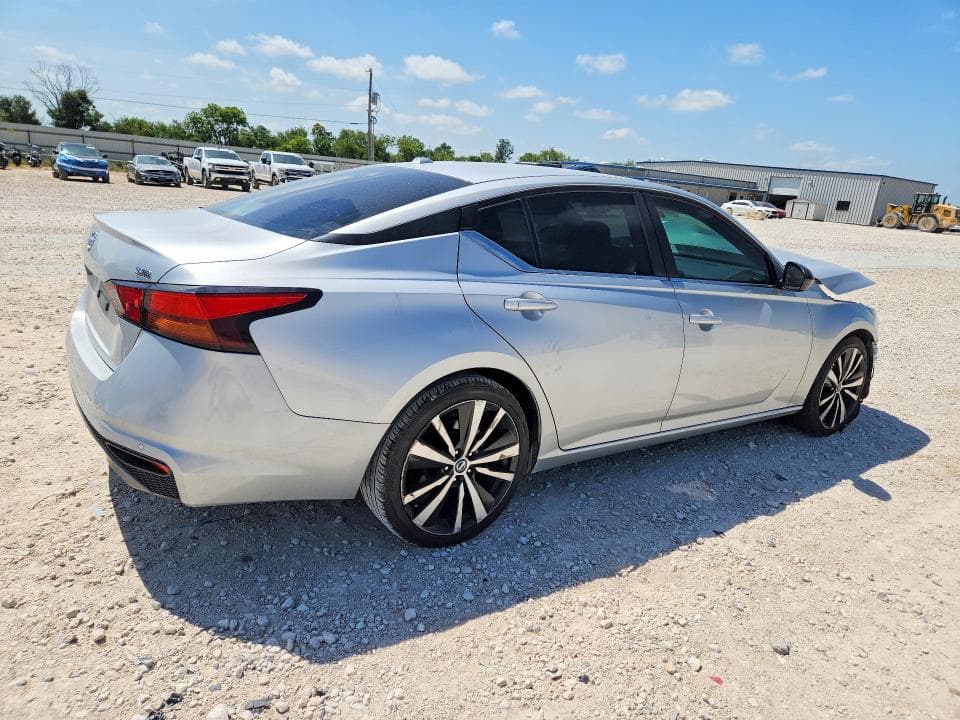 2022 NISSAN ALTIMA SR 3