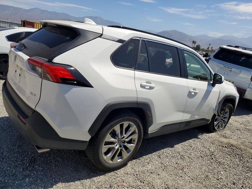 2019 TOYOTA RAV4 XLE PREMIUM 3