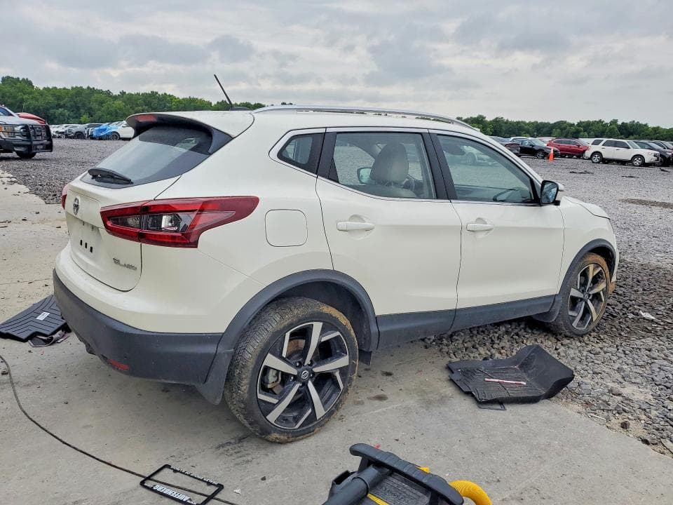 2021 NISSAN ROGUE SPORT SL 3