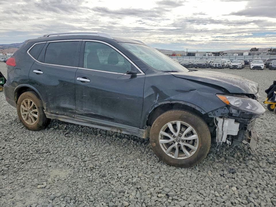 2017 NISSAN ROGUE SV 4