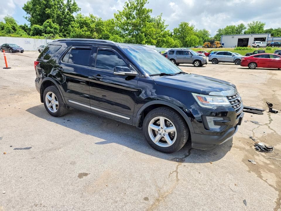2017 FORD EXPLORER XLT 4
