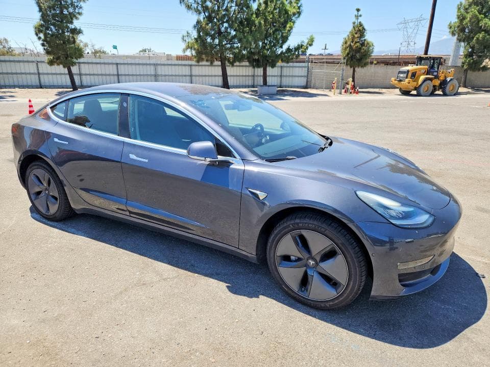 2018 TESLA MODEL 3 4