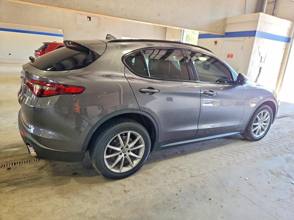 2018 ALFA ROMEO STELVIO 3