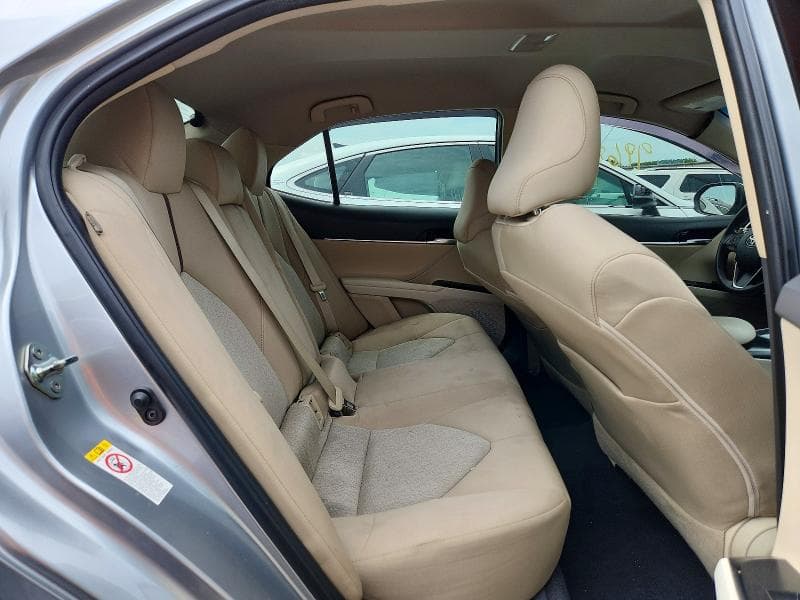 2018 TOYOTA CAMRY LE 10
