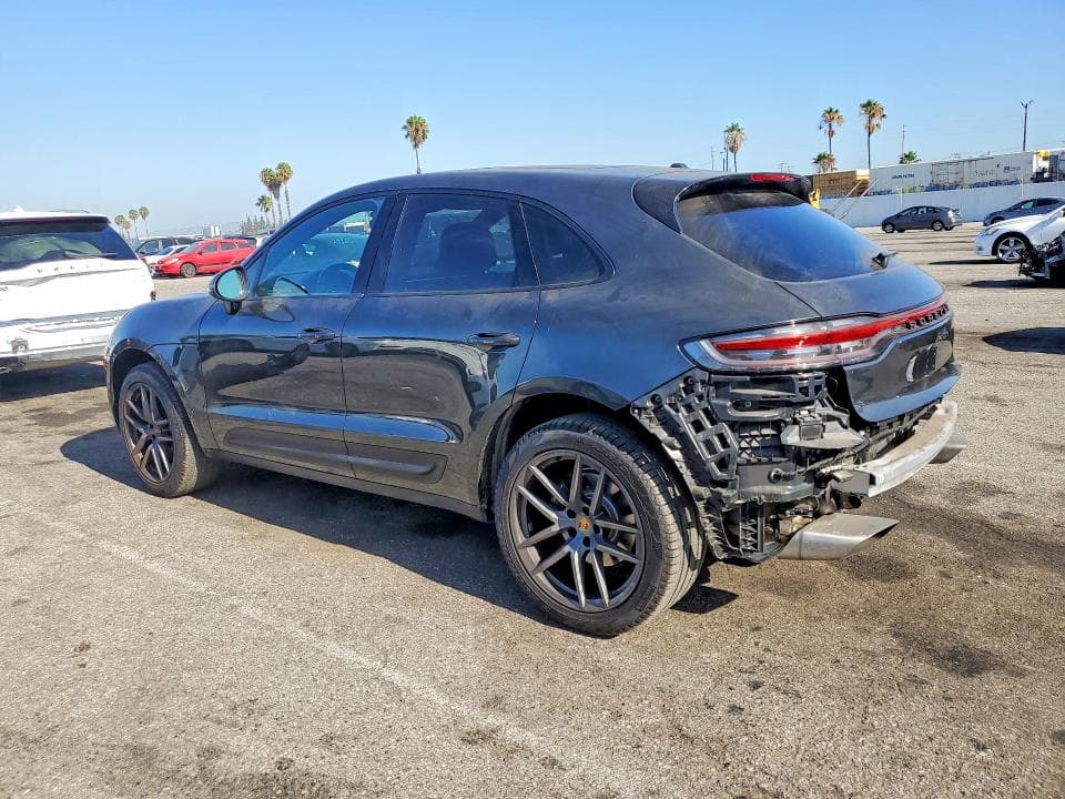 2023 PORSCHE MACAN BASE 2