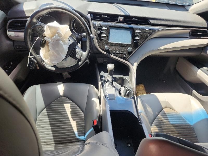 2019 TOYOTA CAMRY SE 8