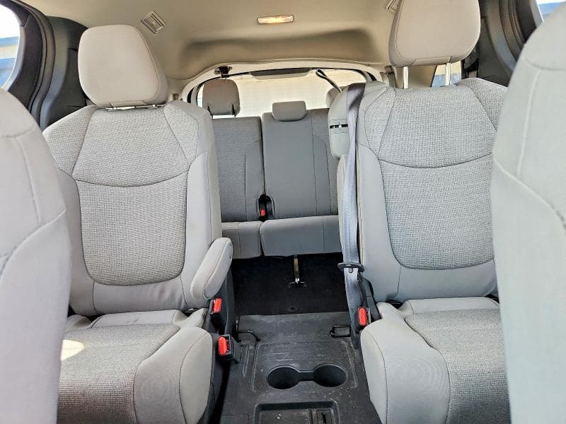 2025 TOYOTA SIENNA LE 10