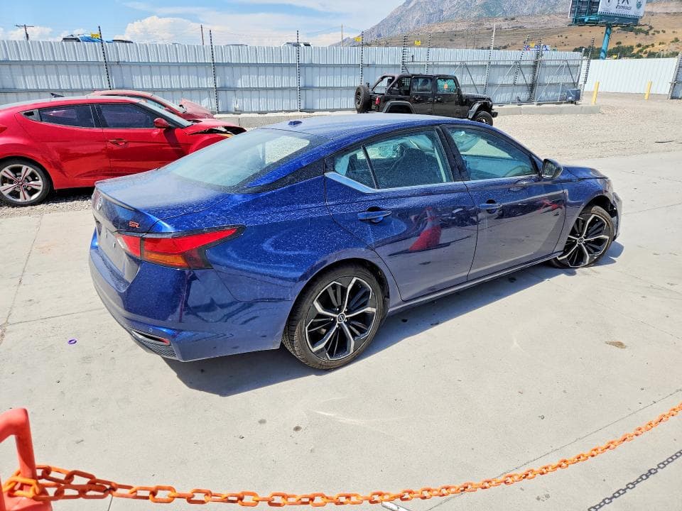 2024 NISSAN ALTIMA SR 3