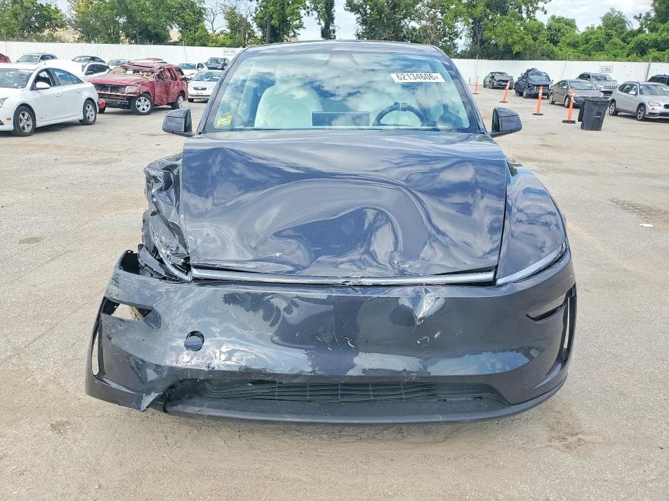 2026 TESLA MODEL Y 5