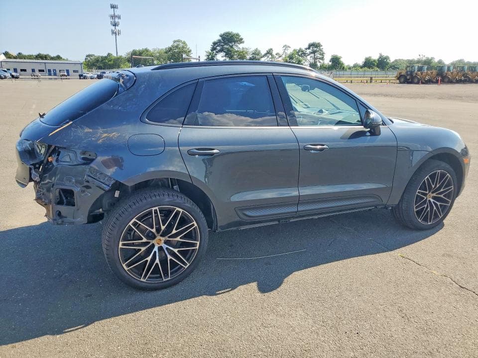 2026 PORSCHE MACAN BASE 3