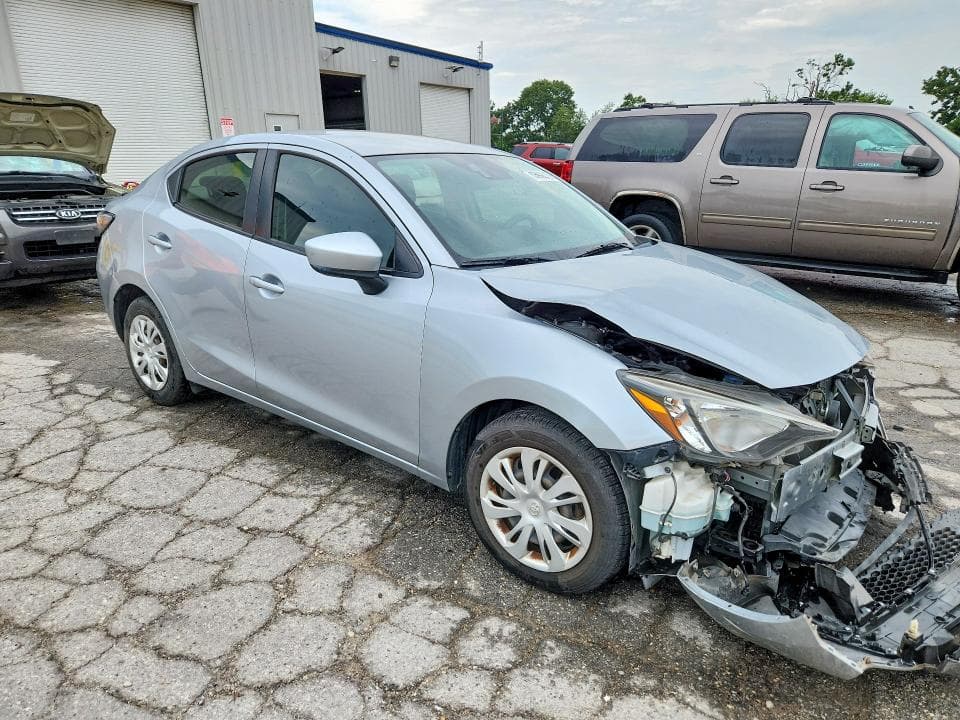 2019 TOYOTA YARIS L 4